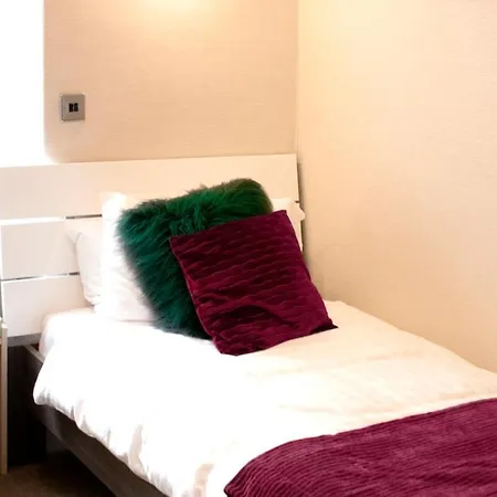 Acorn Харрогейт